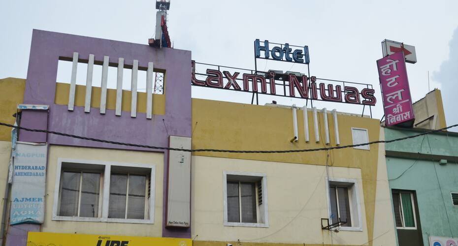 Hotel Laxmi Niwas, Indore 1